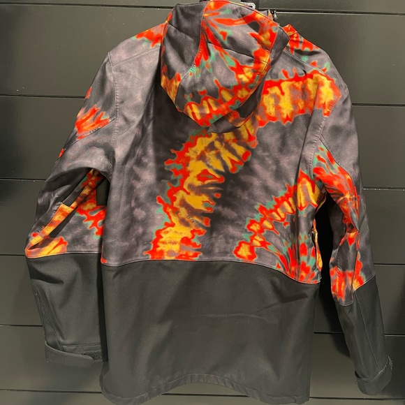 Neff ski/snowboard coat. Size: Small - Picture 2 of 3